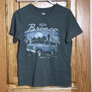 Ford T-shirt Women’s Medium Bronco Gray Green  Casual Outdoor Cars Classic